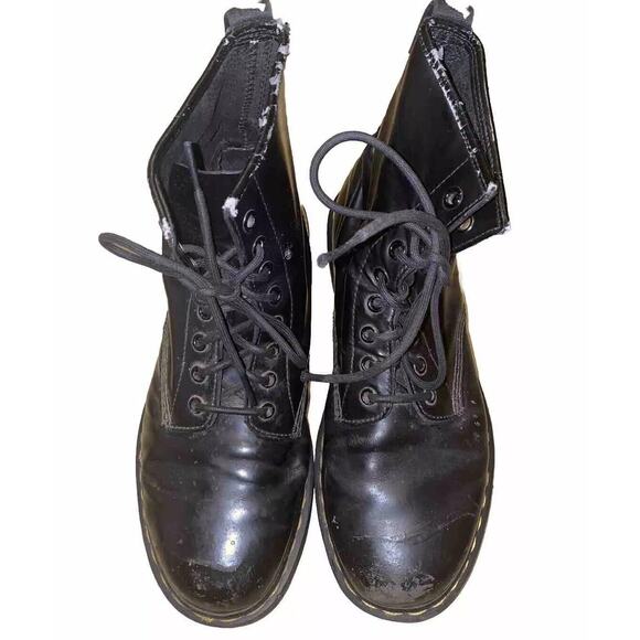 Dr. Martens Boots Mens Size 10‎ Black Lace Up Combat Distressed AW004 Air Wair - Picture 1 of 16